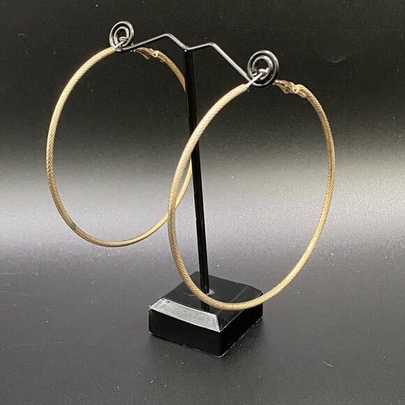 Hoop Earrings Gold Tone With Diamond Pattern Vintage - Picture 1 of 4